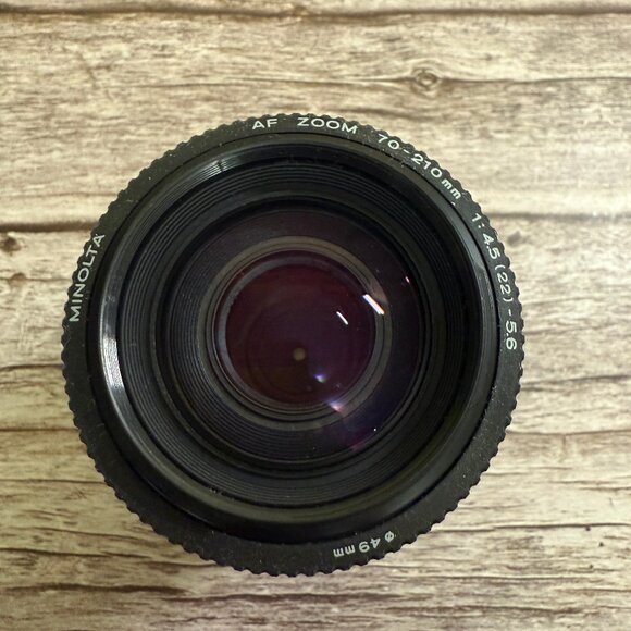 Minolta AF 70-210 Zoom Lens 1:4.5-5.6, 49, Great, 1 Lens Cap Front - Picture 7 of 11